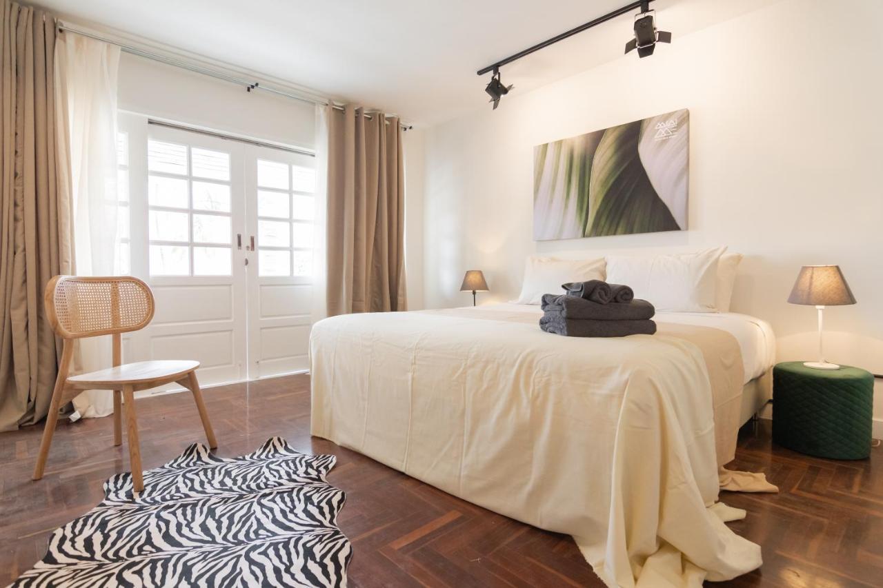 Mini-Me Hubs, Charm Suites & Pool In Old City Chiang Mai Ngoại thất bức ảnh