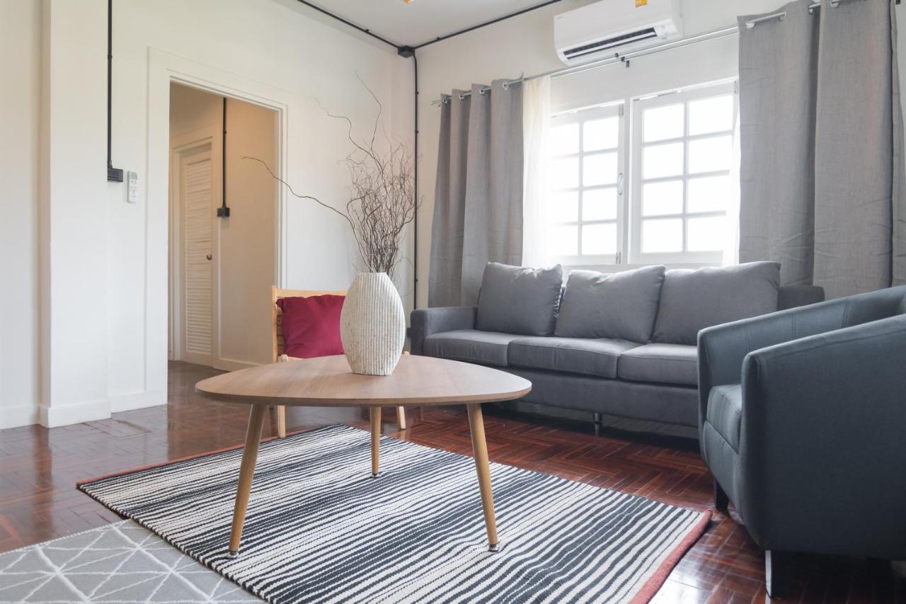 Mini-Me Hubs, Charm Suites & Pool In Old City Chiang Mai Ngoại thất bức ảnh