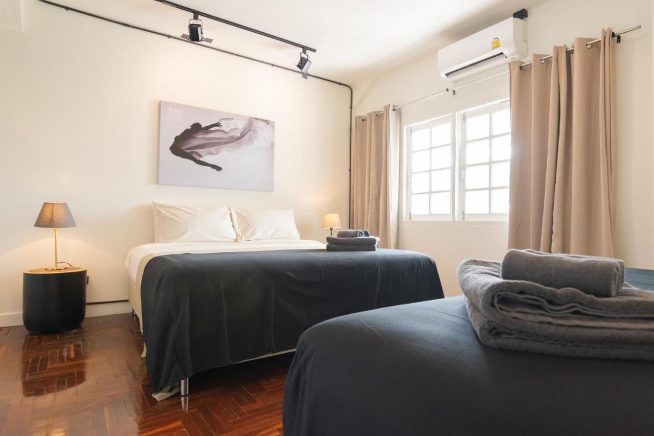 Mini-Me Hubs, Charm Suites & Pool In Old City Chiang Mai Ngoại thất bức ảnh