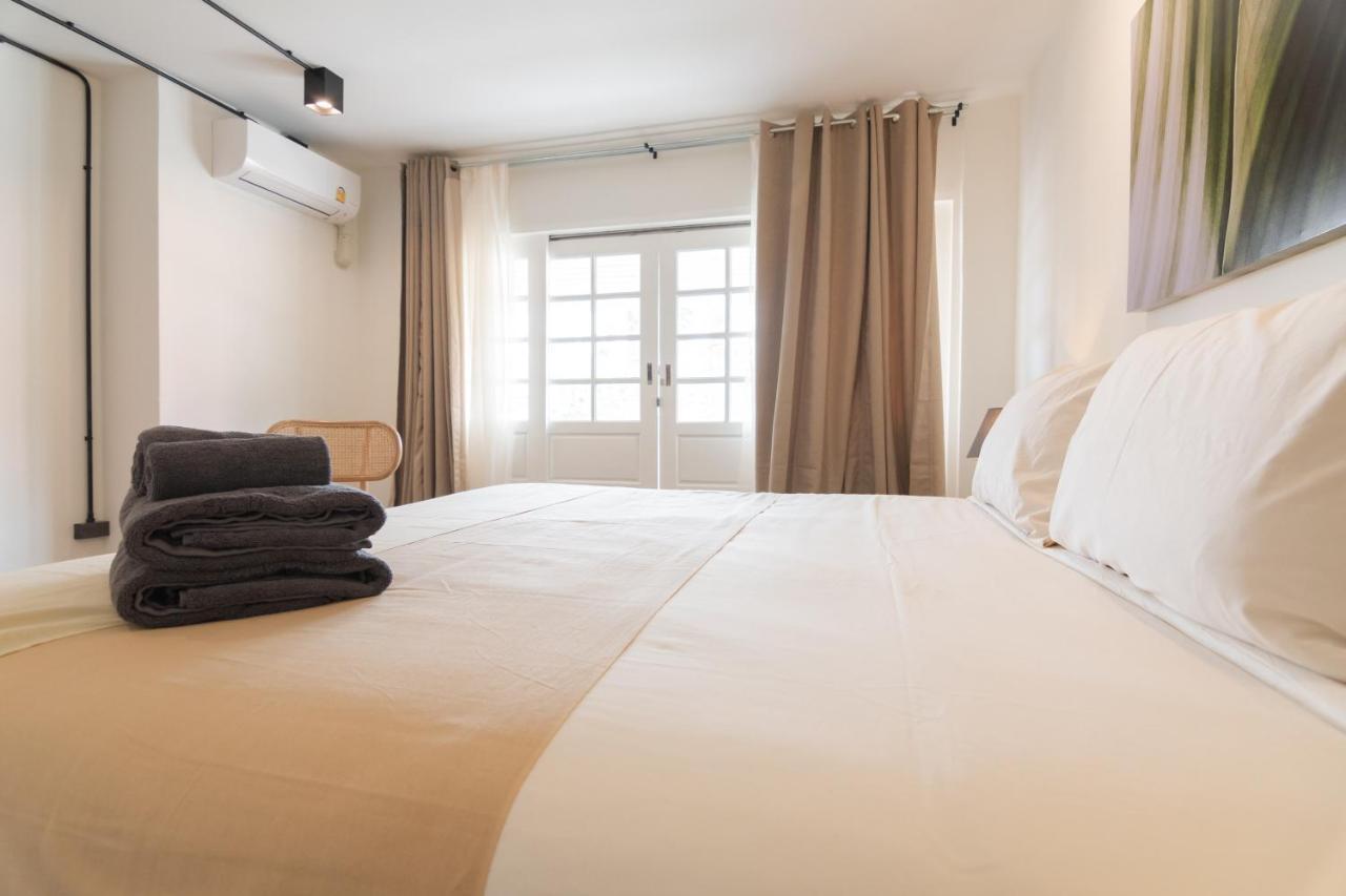 Mini-Me Hubs, Charm Suites & Pool In Old City Chiang Mai Ngoại thất bức ảnh