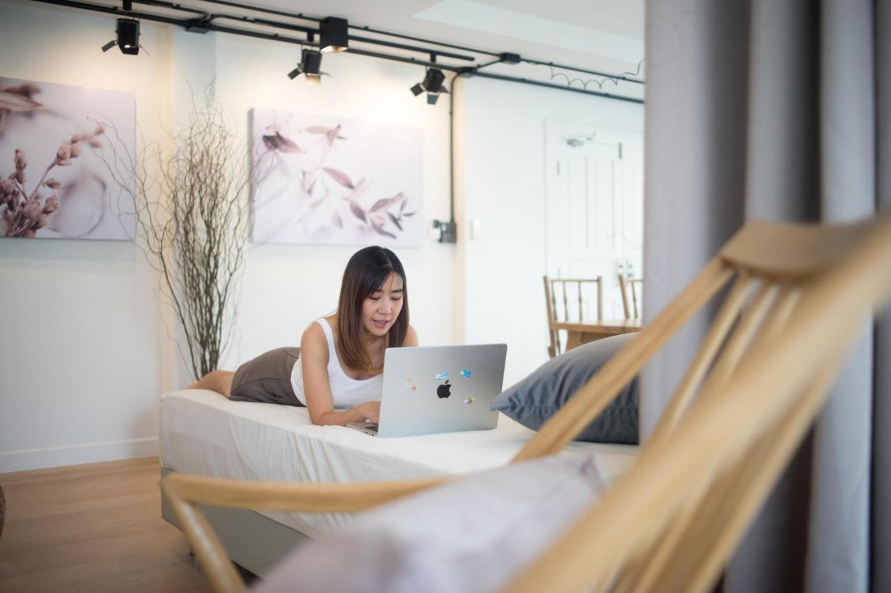 Mini-Me Hubs, Charm Suites & Pool In Old City Chiang Mai Ngoại thất bức ảnh