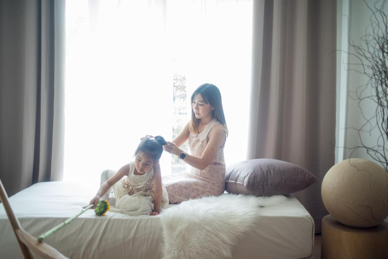 Mini-Me Hubs, Charm Suites & Pool In Old City Chiang Mai Ngoại thất bức ảnh