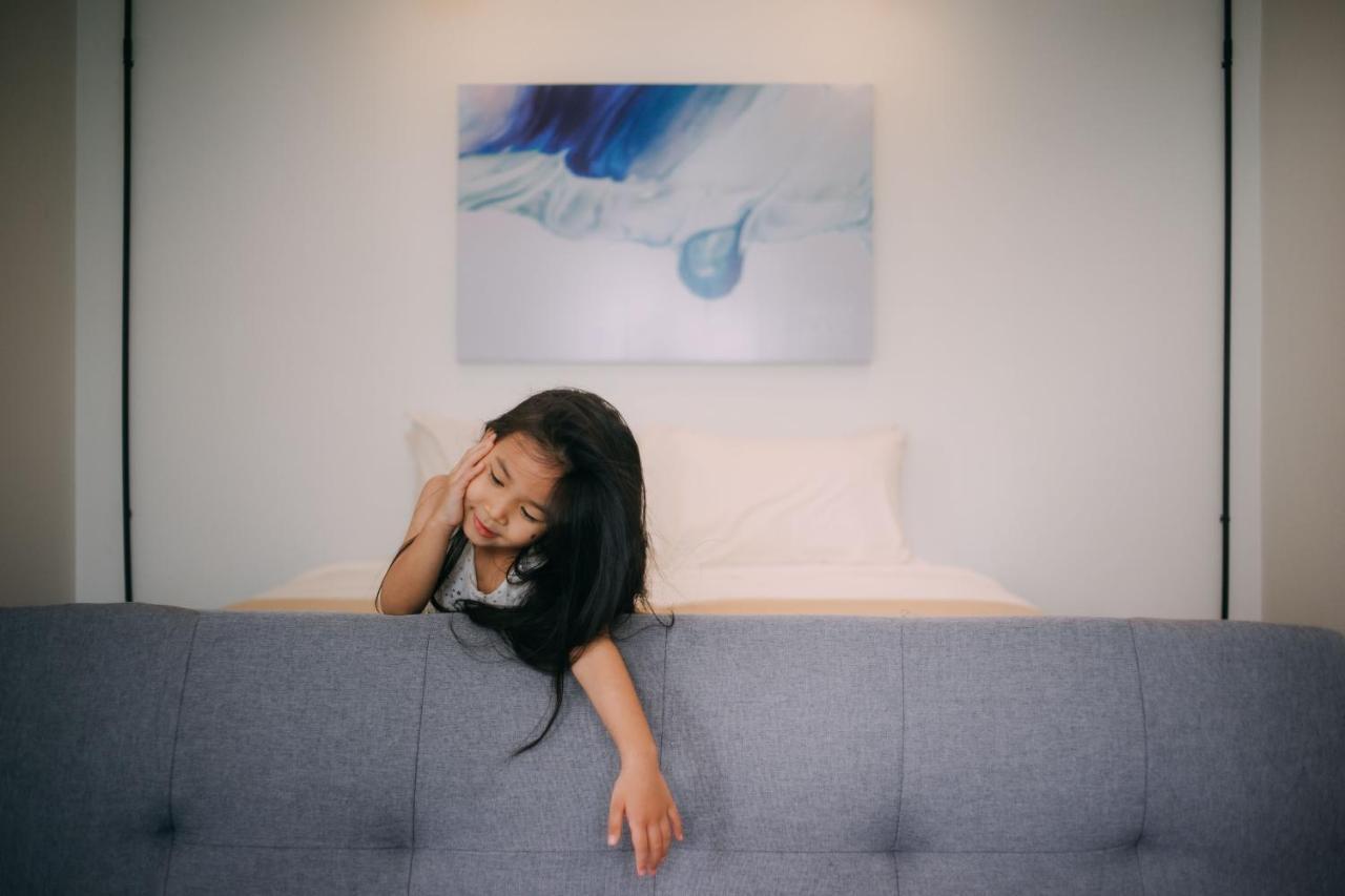 Mini-Me Hubs, Charm Suites & Pool In Old City Chiang Mai Ngoại thất bức ảnh