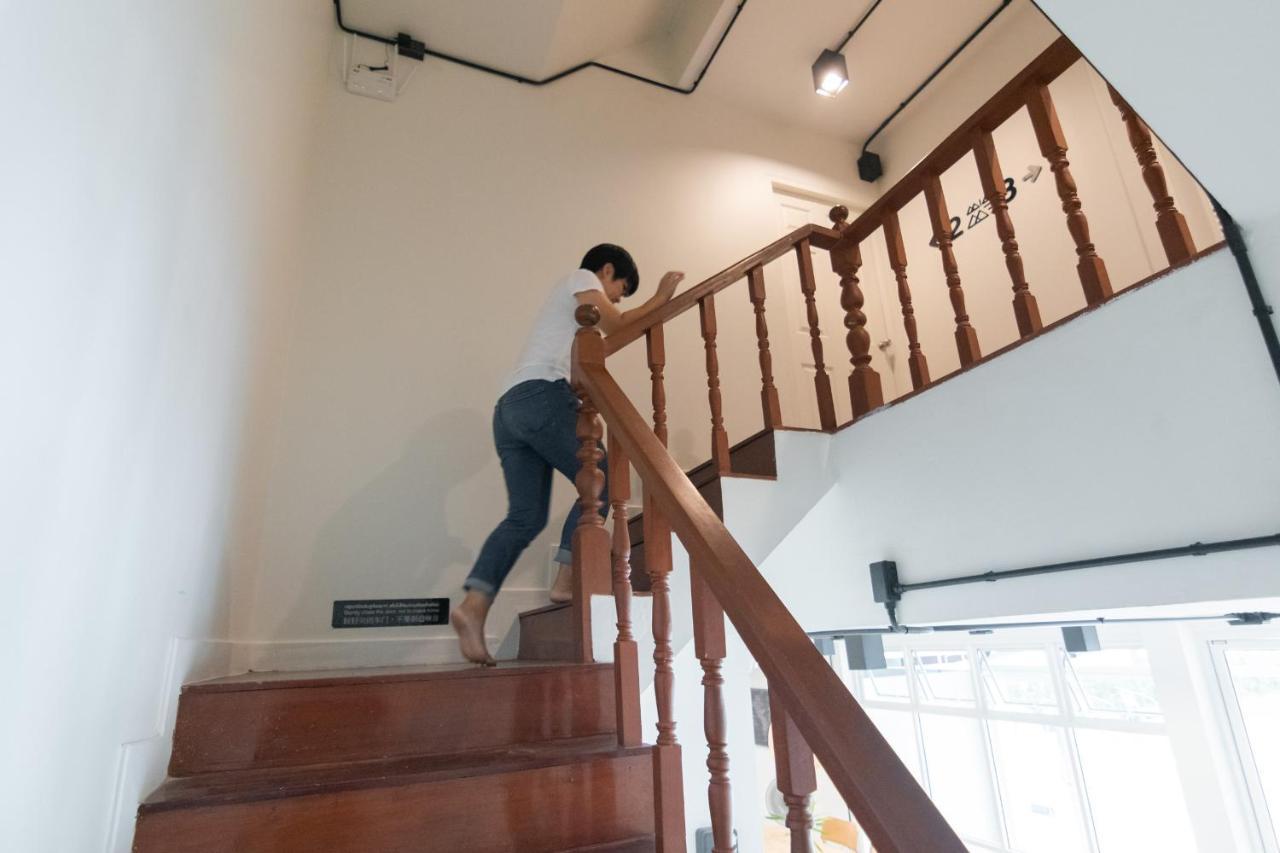Mini-Me Hubs, Charm Suites & Pool In Old City Chiang Mai Ngoại thất bức ảnh