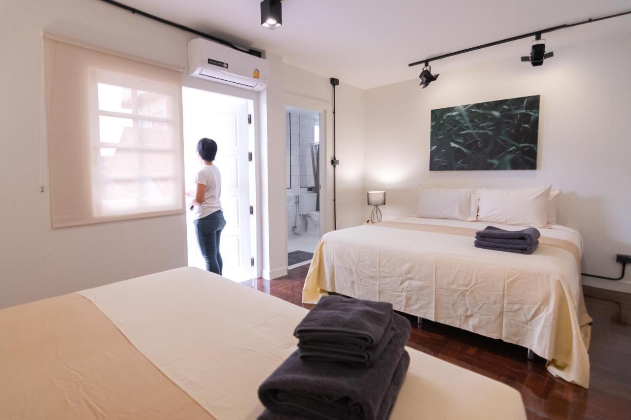 Mini-Me Hubs, Charm Suites & Pool In Old City Chiang Mai Ngoại thất bức ảnh