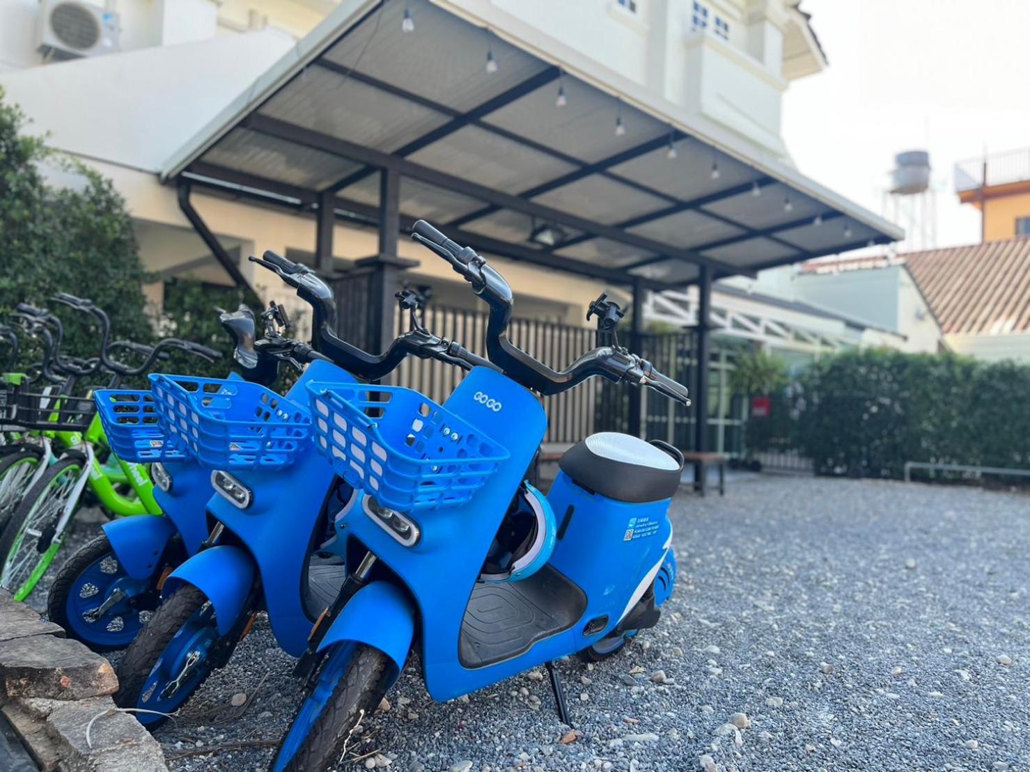 Mini-Me Hubs, Charm Suites & Pool In Old City Chiang Mai Ngoại thất bức ảnh